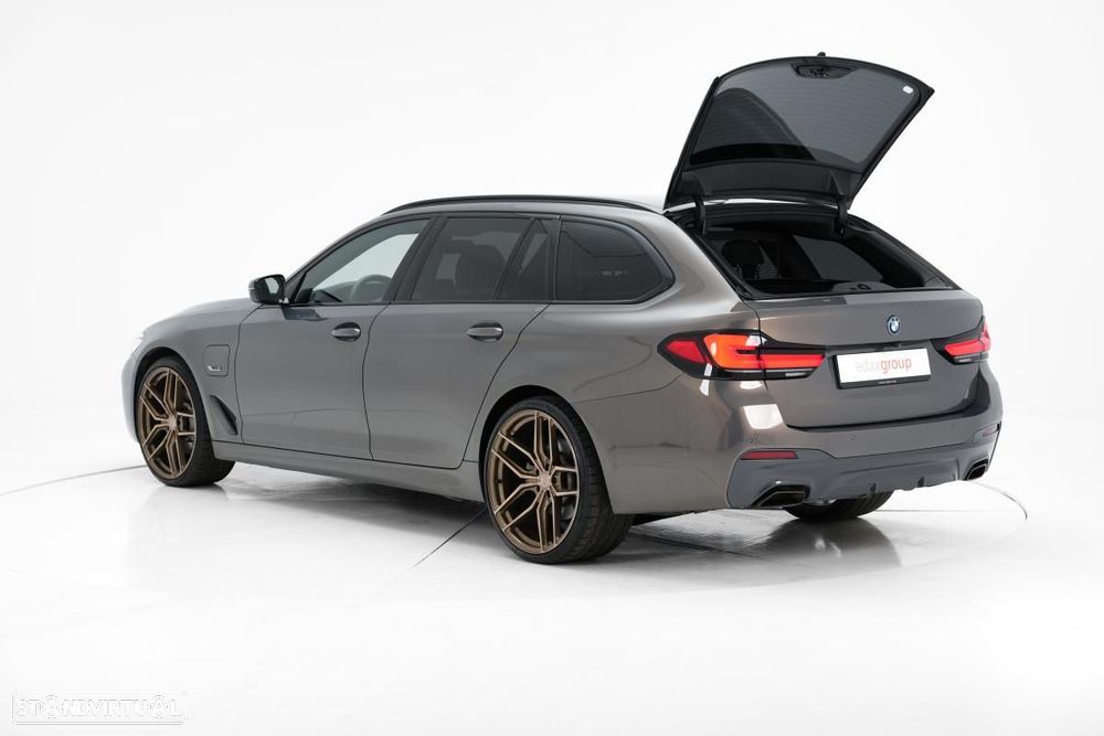 BMW 530 e Pack Desportivo M - 5