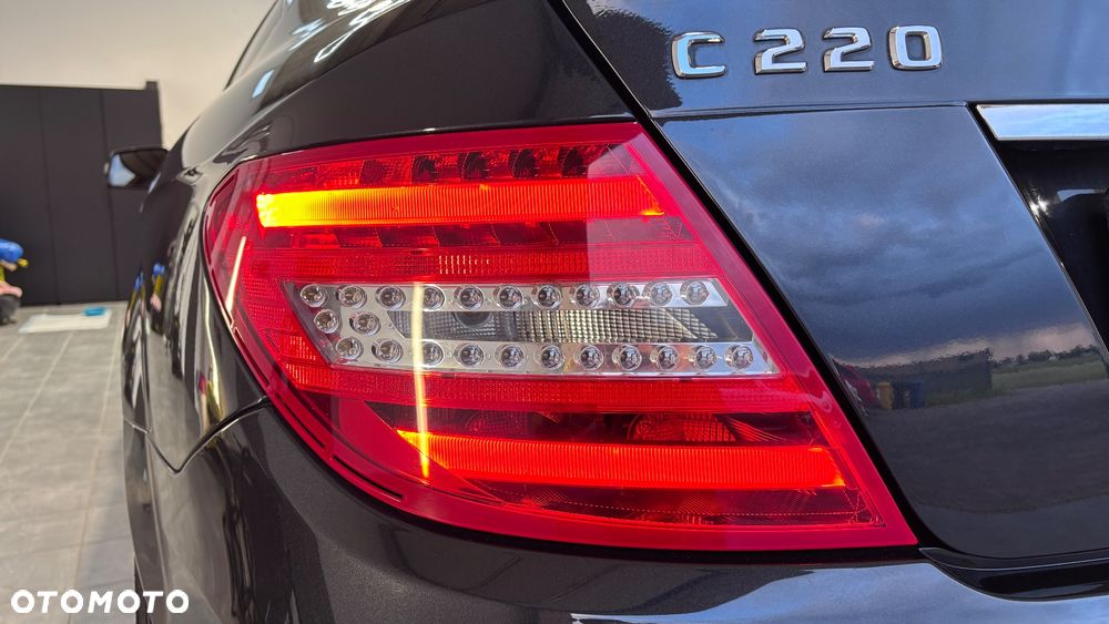 Mercedes-Benz Klasa C 220 CDI BlueEff - 12