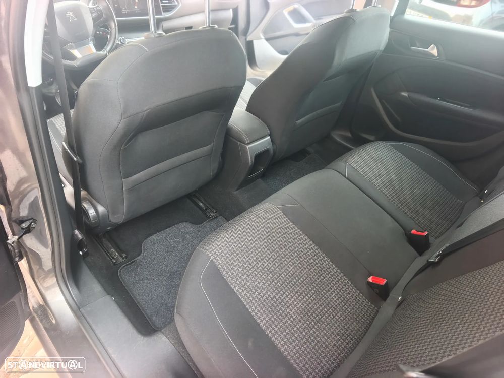 Peugeot 308 SW BlueHDi 130 Stop & Start Active - 17