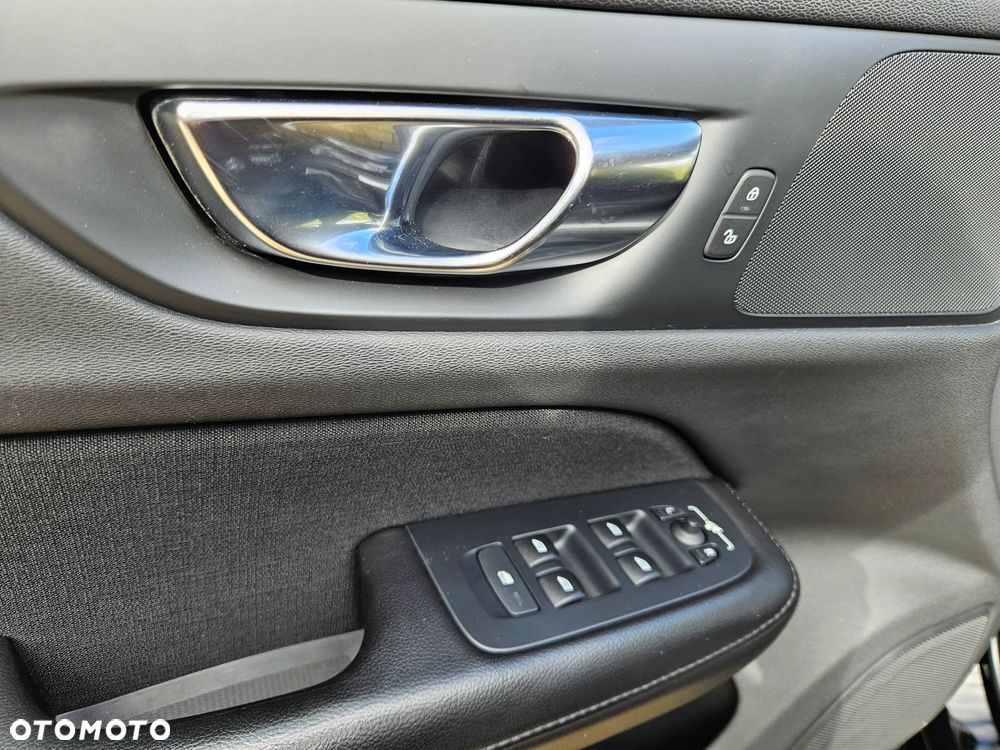 Volvo V60 D4 Momentum Pro - 13