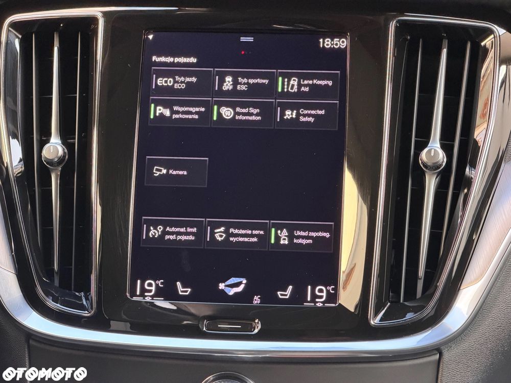 Volvo V60 B3 B DKG Momentum - 9