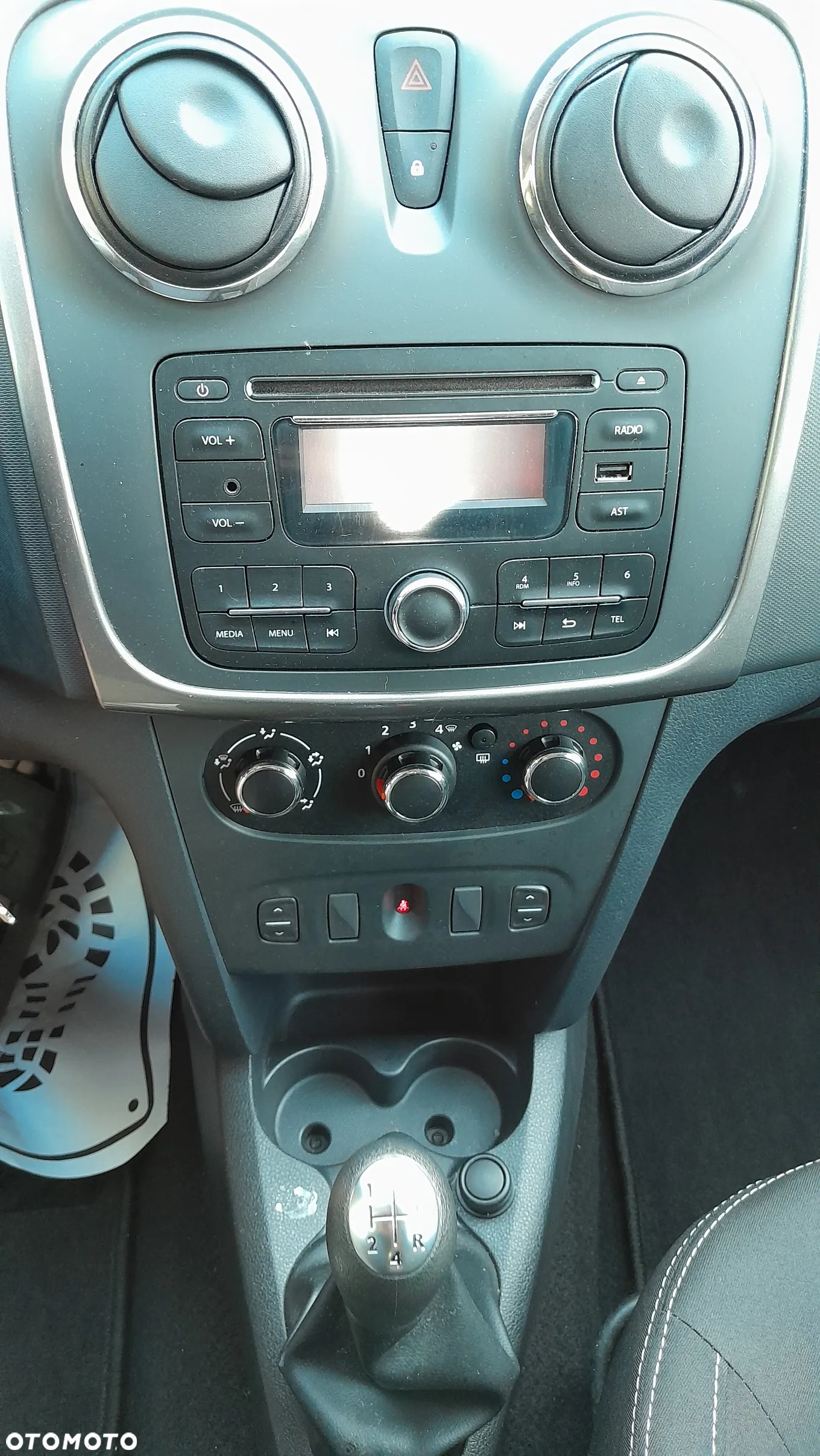 Dacia Sandero - 11