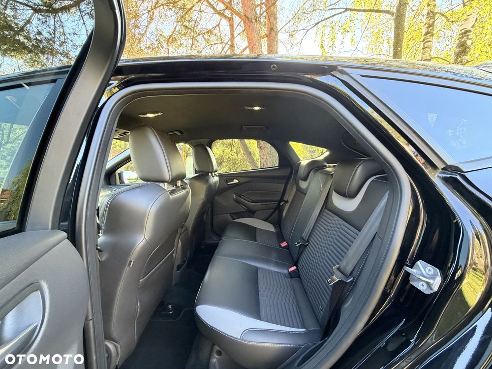Ford Focus 2.0 EcoBoost ST mit Leder-Sport-Paket - 22