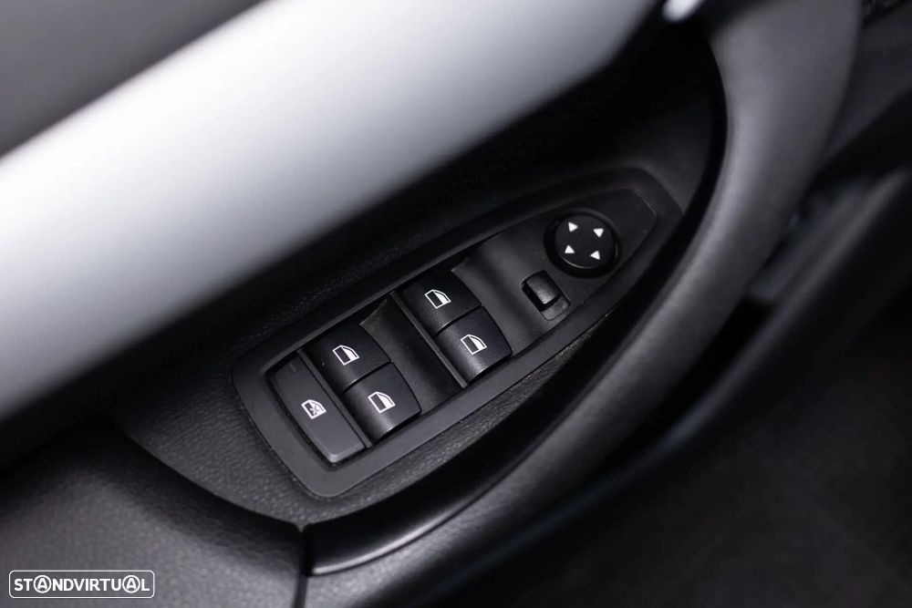 BMW X1 16 d sDrive Advantage Auto - 36
