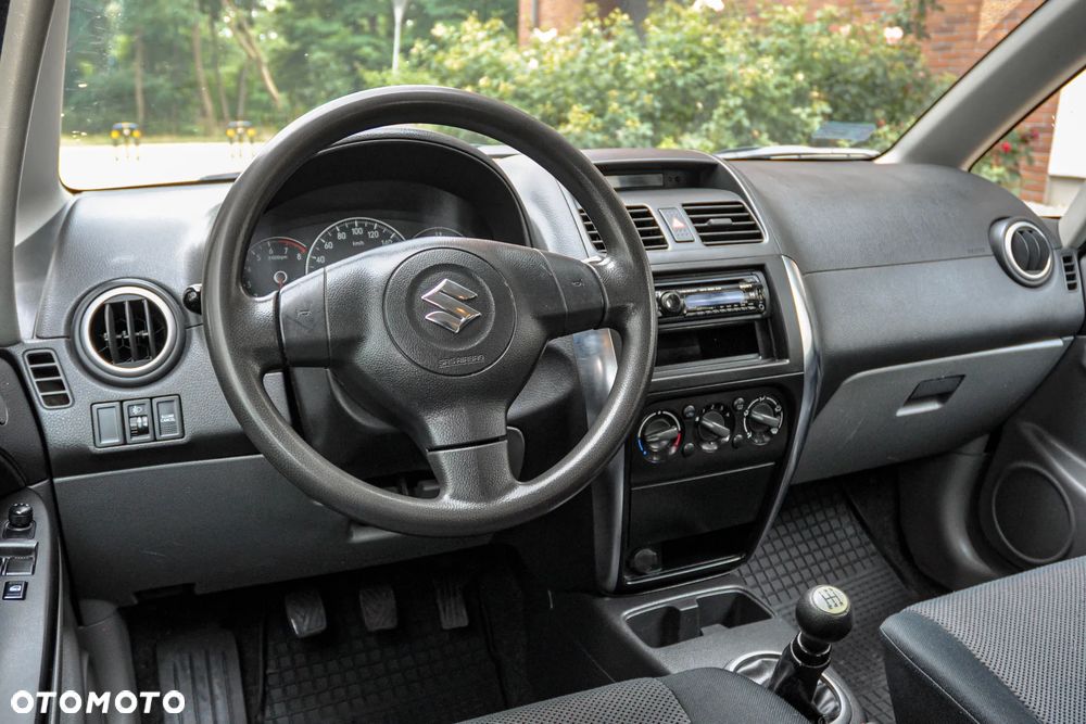 Suzuki SX4 1.5 Streetline 4x2 Classic - 9