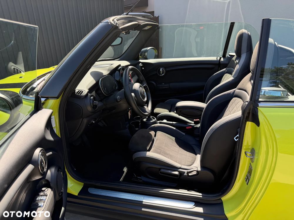 MINI Cooper John Works Trim - 10