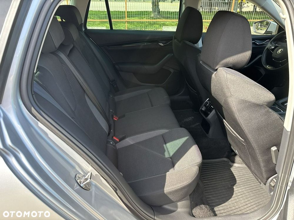 Skoda Octavia 2.0 TDI SCR Ambition DSG - 17