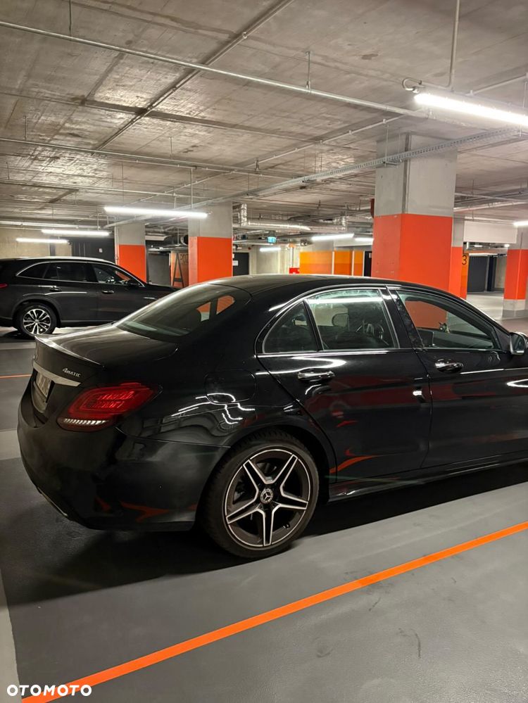 Mercedes-Benz Klasa C 300 4Matic 9G-TRONIC AMG Line - 5