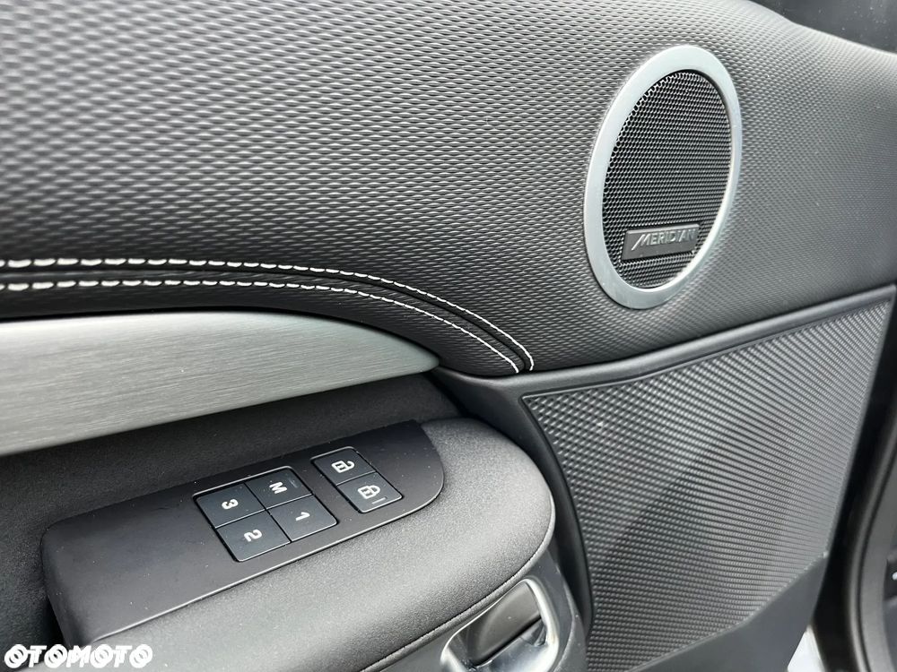 Land Rover Discovery D350 Dynamic HSE - 21