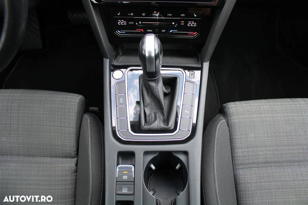 Volkswagen Passat 1.5 TSI ACT DSG Comfortline - 21