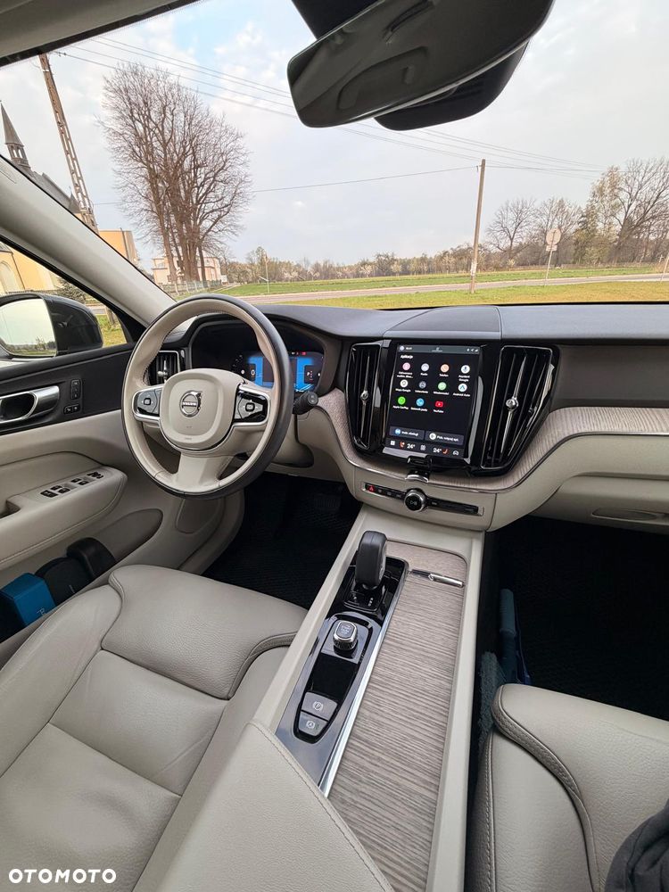 Volvo XC 60 B4 B Plus Bright - 17