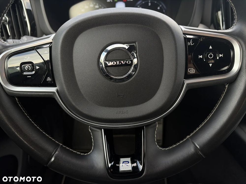 Volvo XC 60 B5 D AWD R-Design - 16