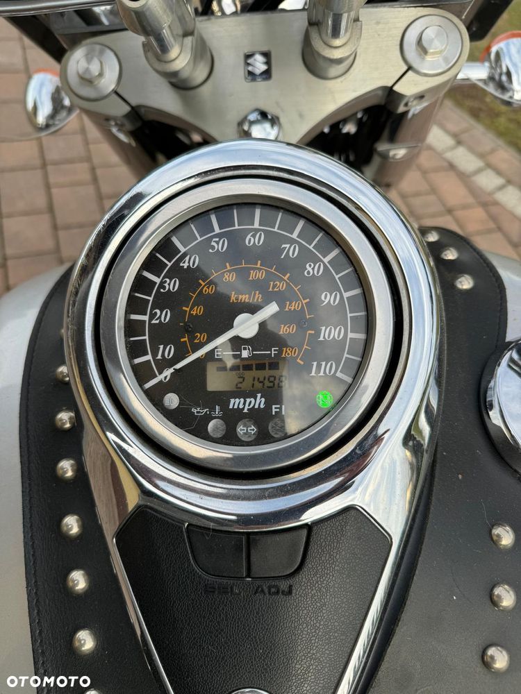 Suzuki VL 800 Volusia - 1