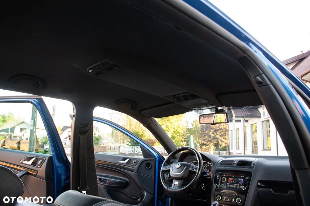 Skoda Octavia 2.0 TSI RS - 35