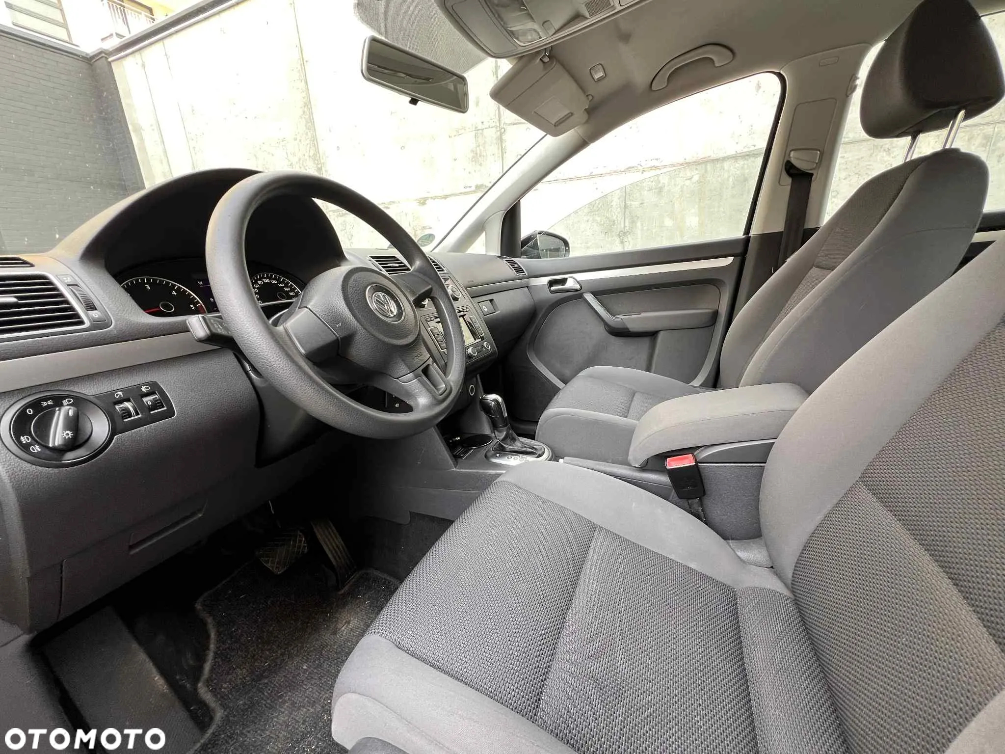 Volkswagen Touran 1.6 TDI DPF Trendline DSG - 13