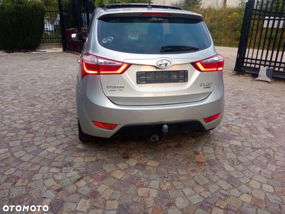 Hyundai ix20 1.6 CRDi Fifa World Cup Edition - 16
