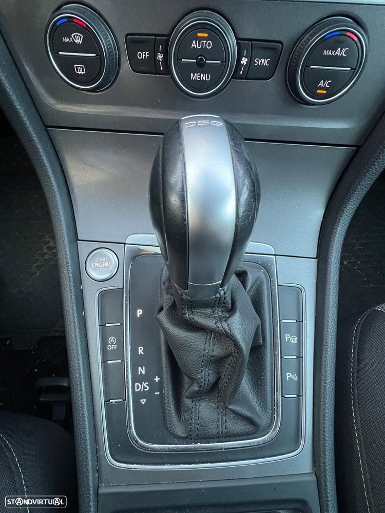 VW Golf 1.6 TDi Trendline DSG - 9