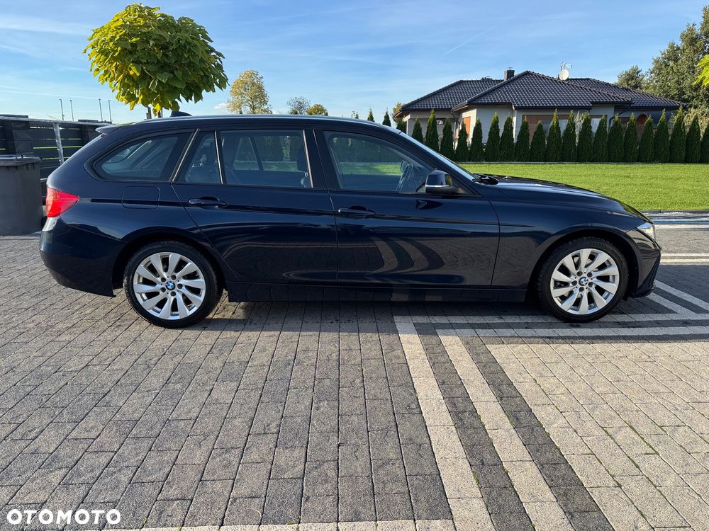 BMW Seria 3 320d Touring Sport Line - 11