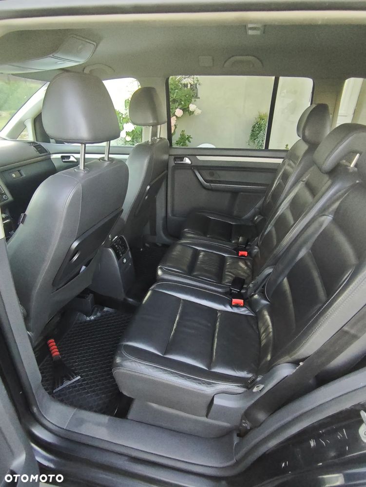 Volkswagen Touran 1.9 TDI DPF Highline DSG - 9