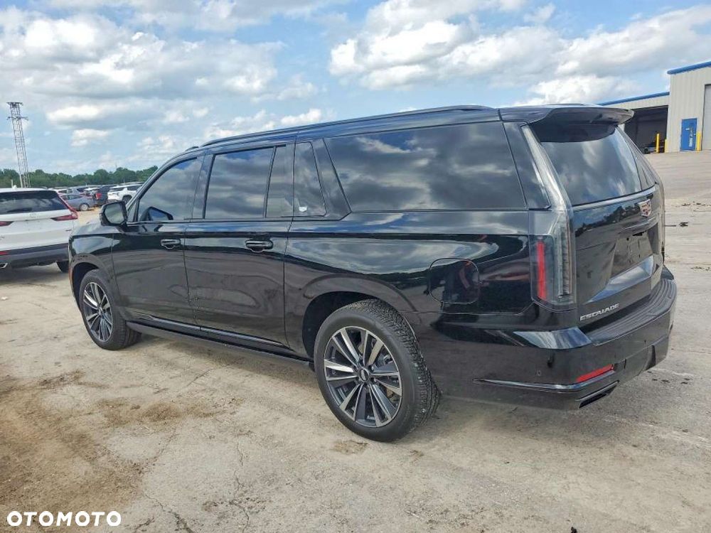 Cadillac Escalade - 2