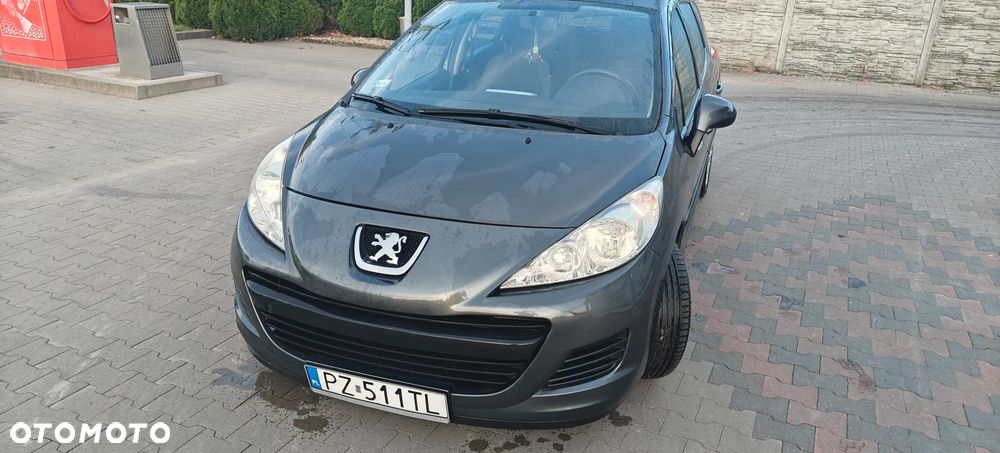 Peugeot 207 - 1