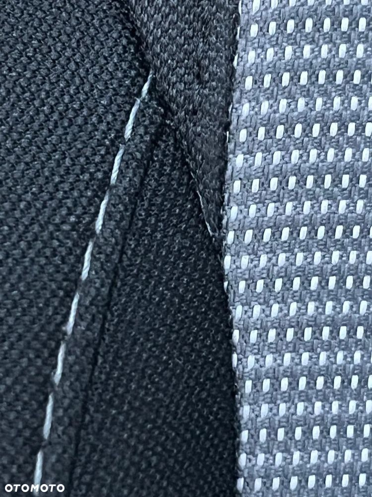 Hyundai i30 1.6 D Classic + - 31