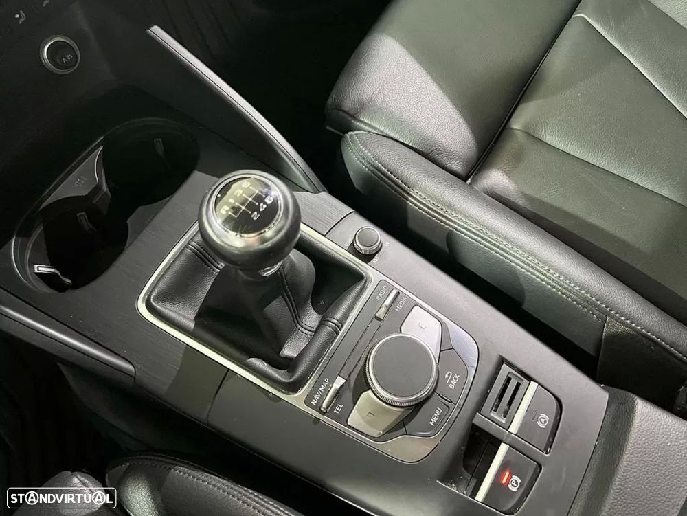 Audi A3 Sportback 30 TFSI Design - 15