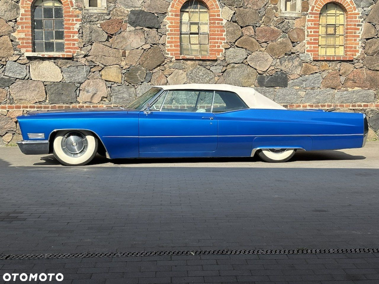 Cadillac Deville - 13