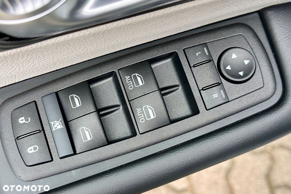 Chrysler Pacifica - 19