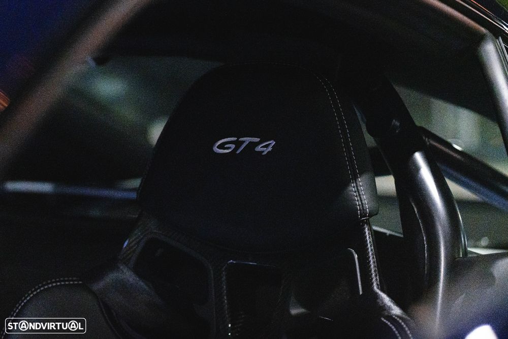 Porsche 718 Cayman GT4 - 8