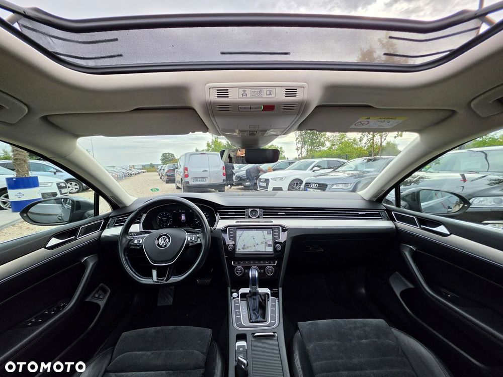 Volkswagen Passat - 32