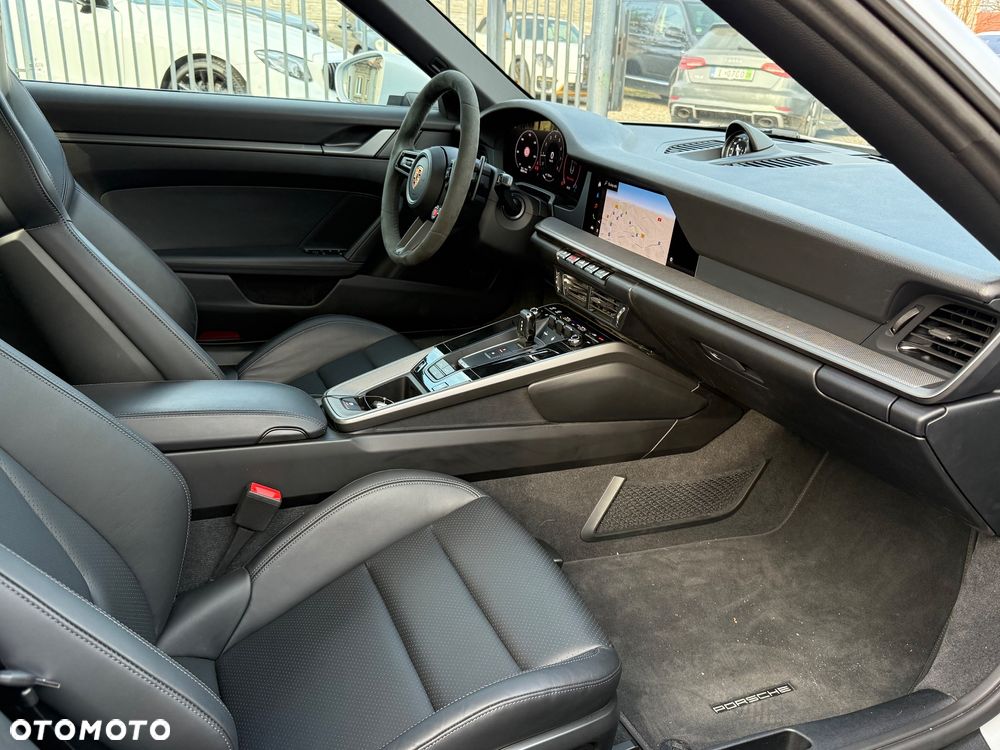 Porsche 911 Carrera PDK - 32