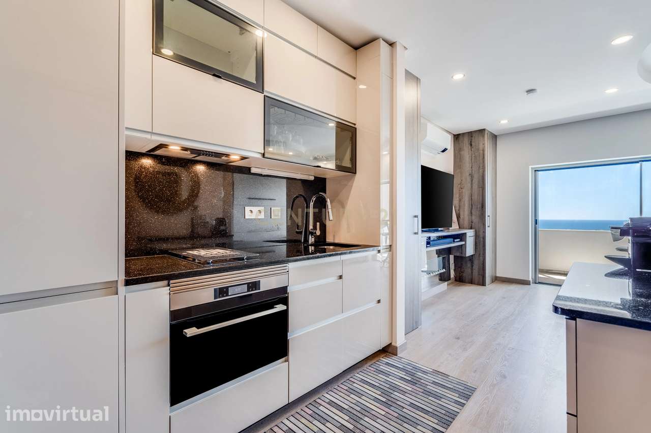 T0 Remodelado com Vista Mar 180° | Garagem | Albufeira - Grande imagem: 4/23