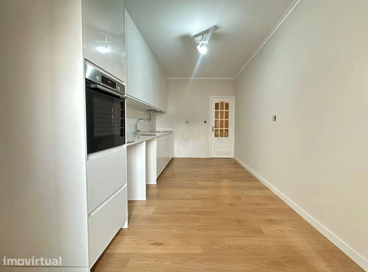 Apartamento T3 Remodelado Massamá - Grande imagem: 3/13