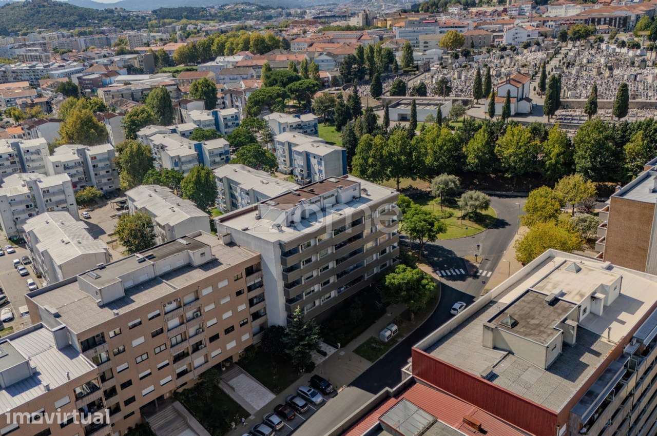 Apartamento T3 c/ Áreas Generosas, Suite e 2 Garagens Fechadas - Br... - Grande imagem: 3/34