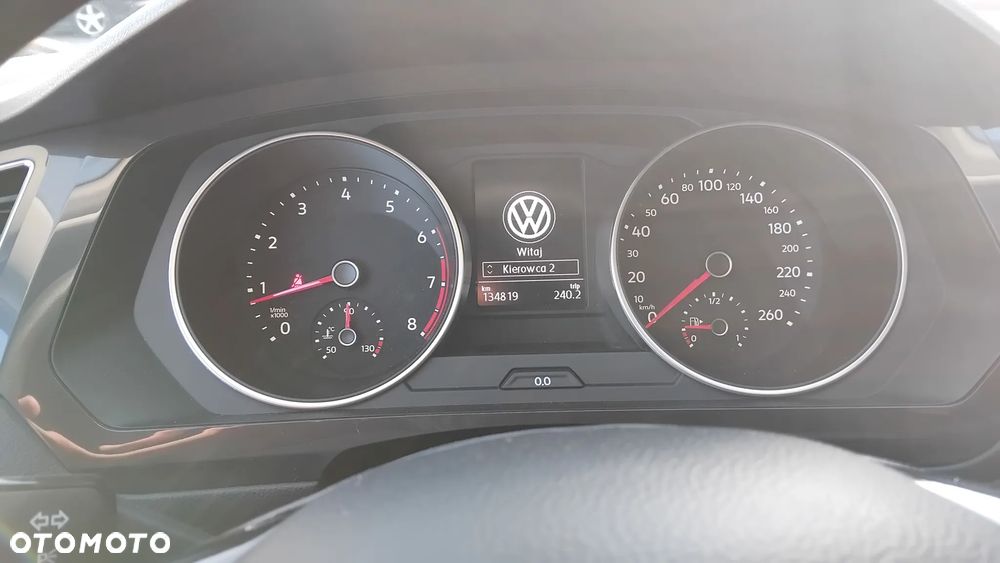 Volkswagen Tiguan - 11