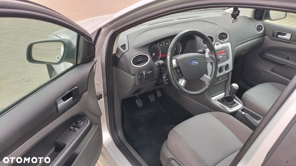 Ford Focus 1.6 Trend - 13