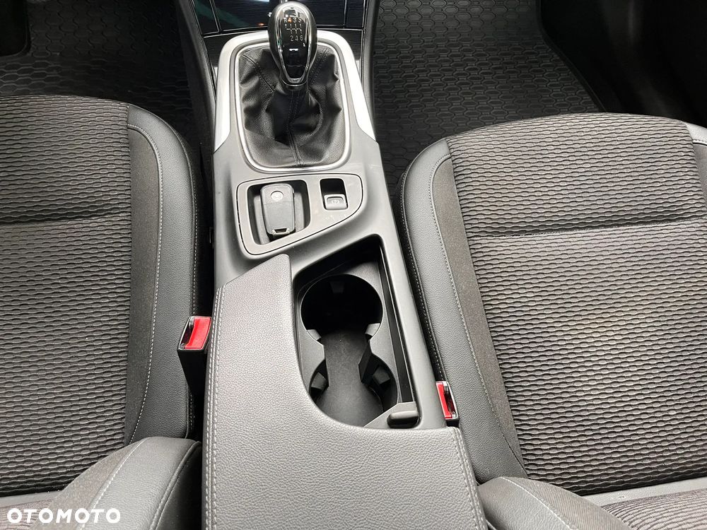 Opel Insignia 1.6 T Cosmo S&S EU6 - 26