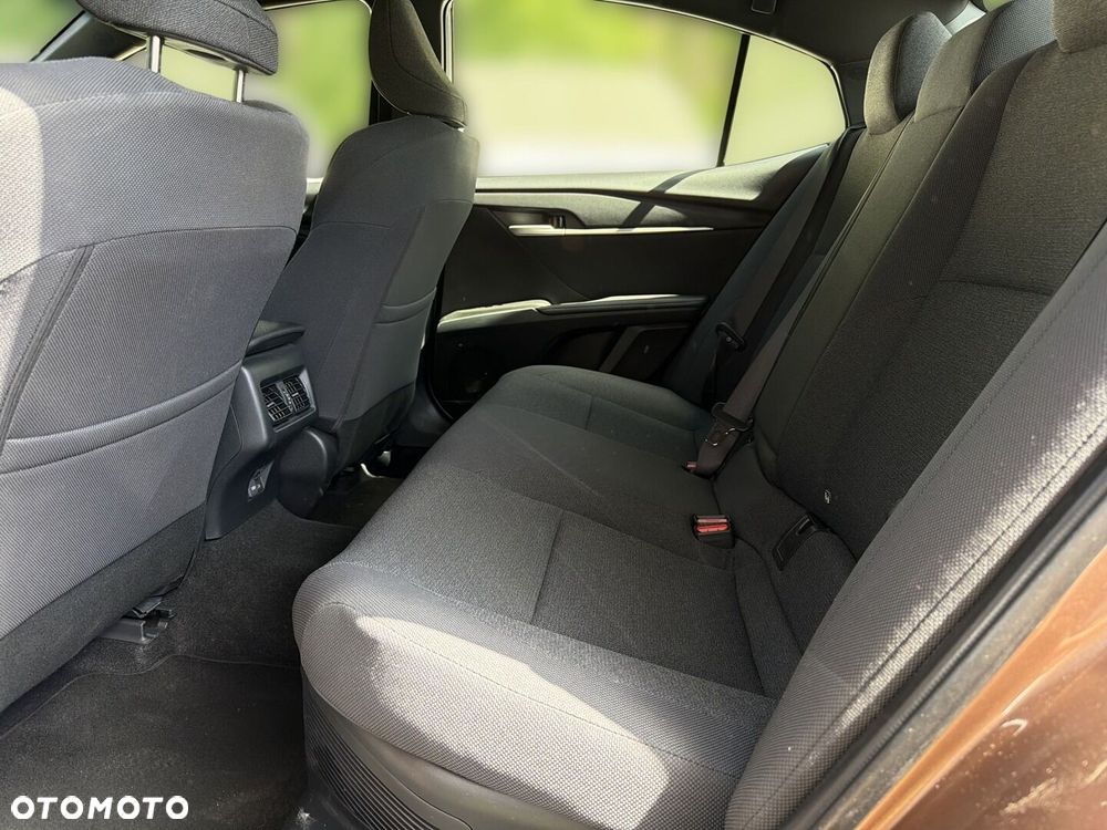 Toyota Camry - 14