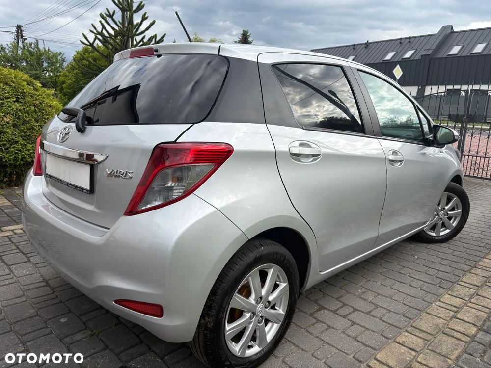 Toyota Yaris - 25
