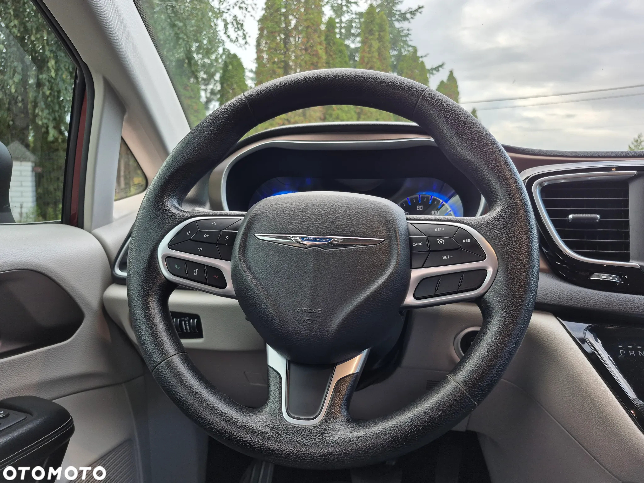 Chrysler Pacifica - 22