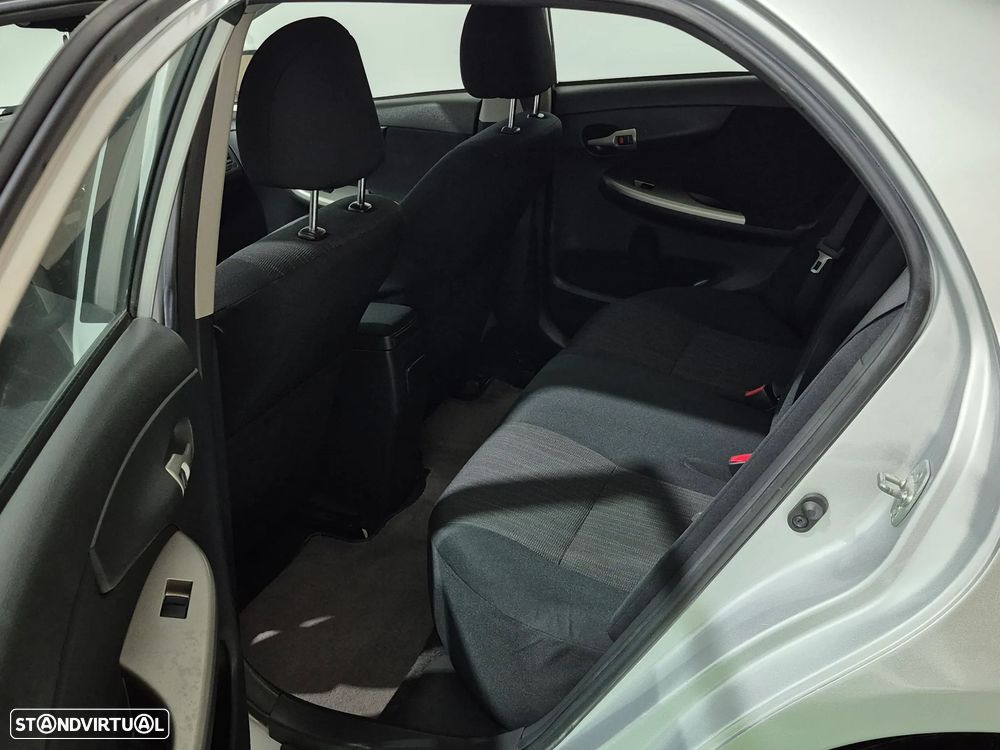 Toyota Corolla 1.4 VVT-i Sol - 17
