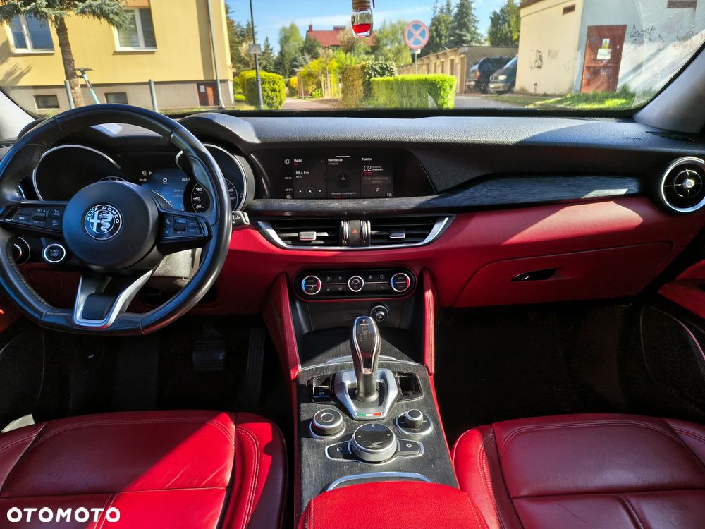 Alfa Romeo Stelvio - 16