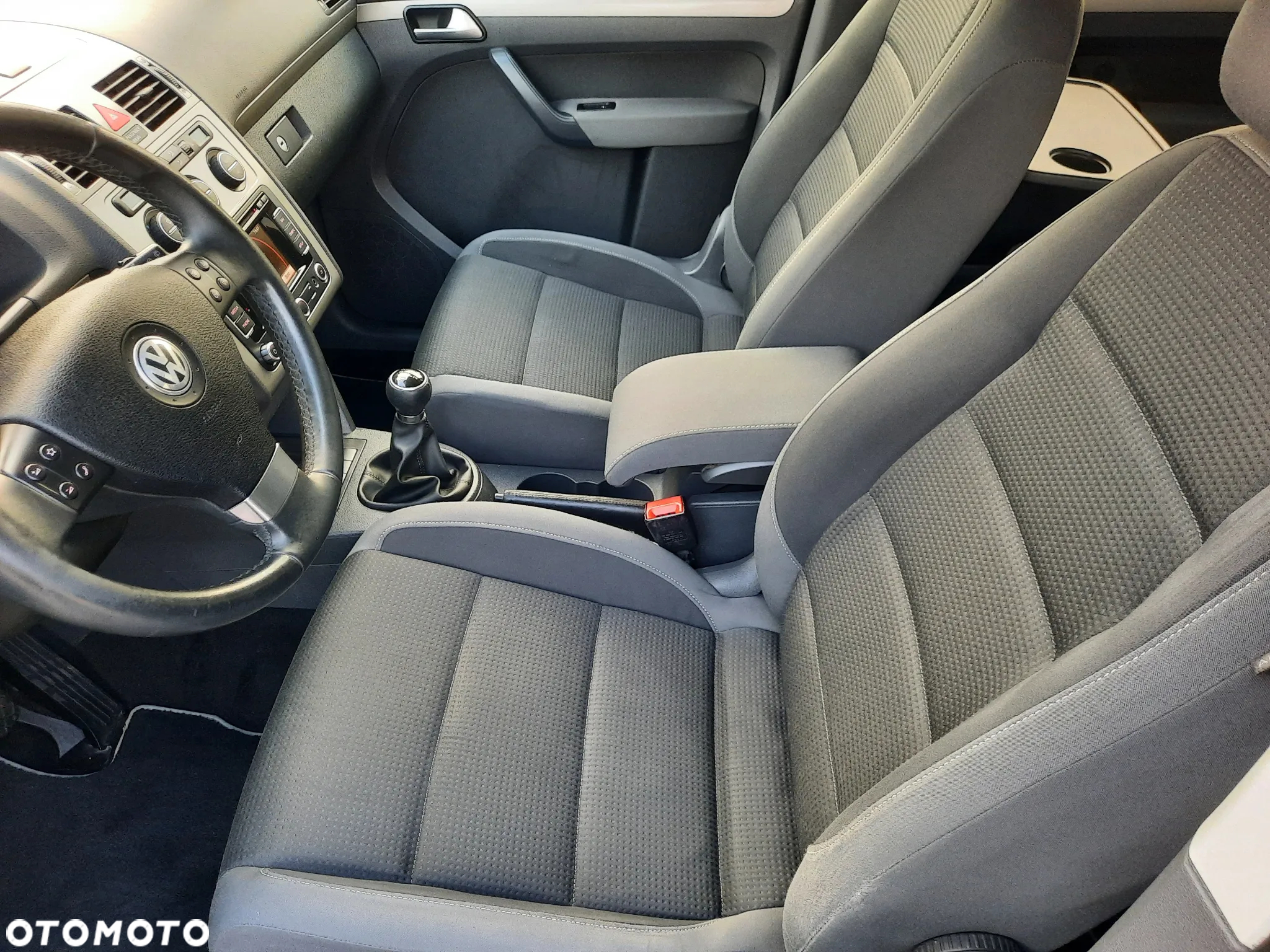 Volkswagen Touran 1.9 TDI Conceptline - 20