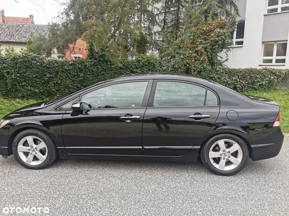 Honda Civic 1.8 Executive - 3