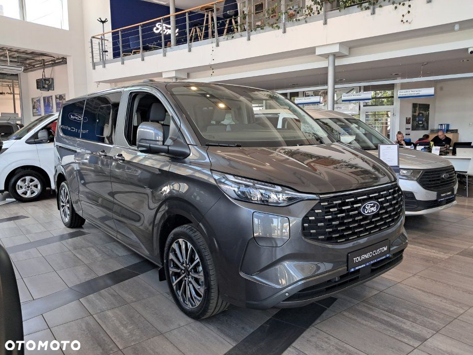 Ford Tourneo Custom - 2