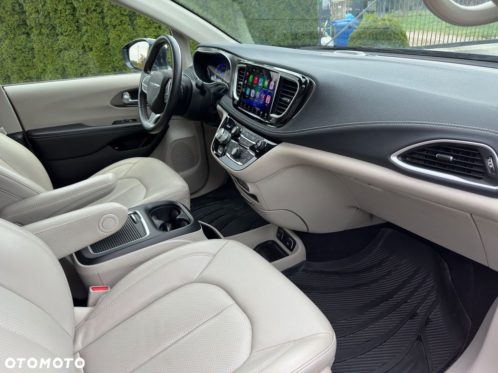 Chrysler Pacifica - 13