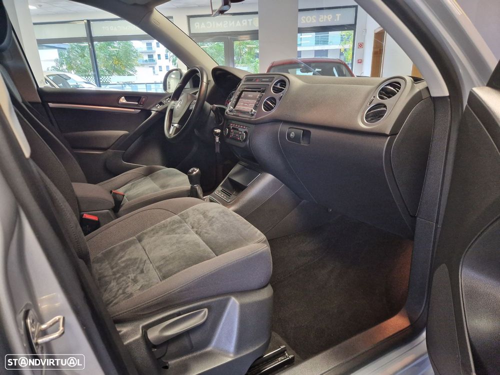 VW Tiguan 2.0 TDi Sport BlueMotion - 14