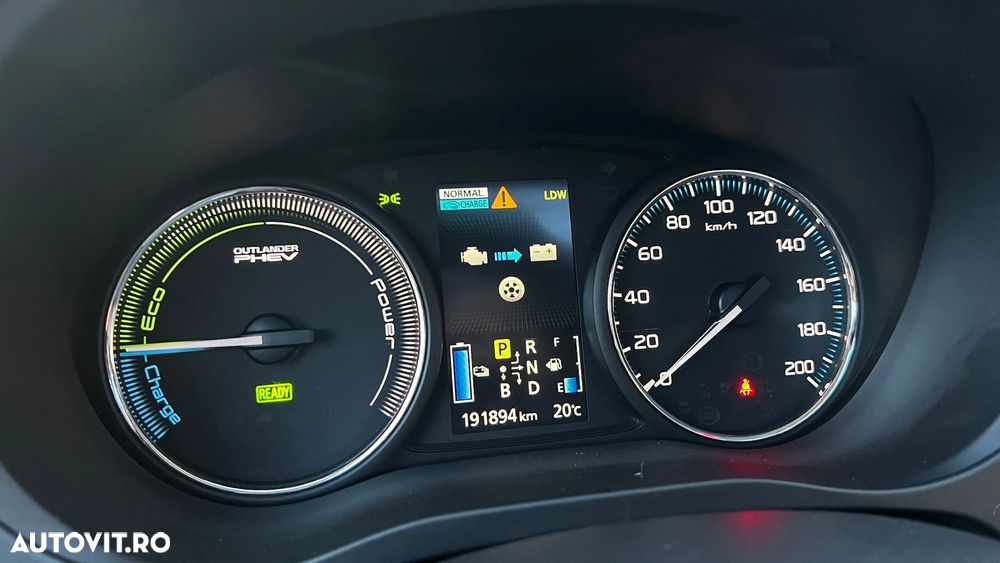 Mitsubishi Outlander - 14
