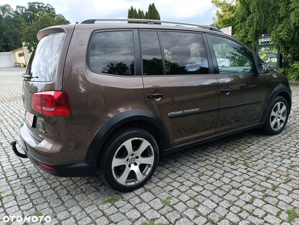 Volkswagen Touran 2.0 TDI DPF Cross - 12